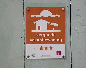 Vergunde vakantiewoning bord bij Vakantiehuisje in Herderen, Limburg, Belgi. Geniet van een comfortabel verblijf in een charmante omgeving.