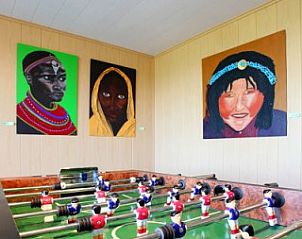 Speelkamer met tafelvoetbal in Chez Mari-Jo vakantiehuis, Saint-Jacques, Ardennen, Belgi.