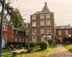 Gezellige tuin en klassieke architectuur van Vakantiehuisje in Mortier, gelegen in de serene Ardennen, Luik, Belgi.